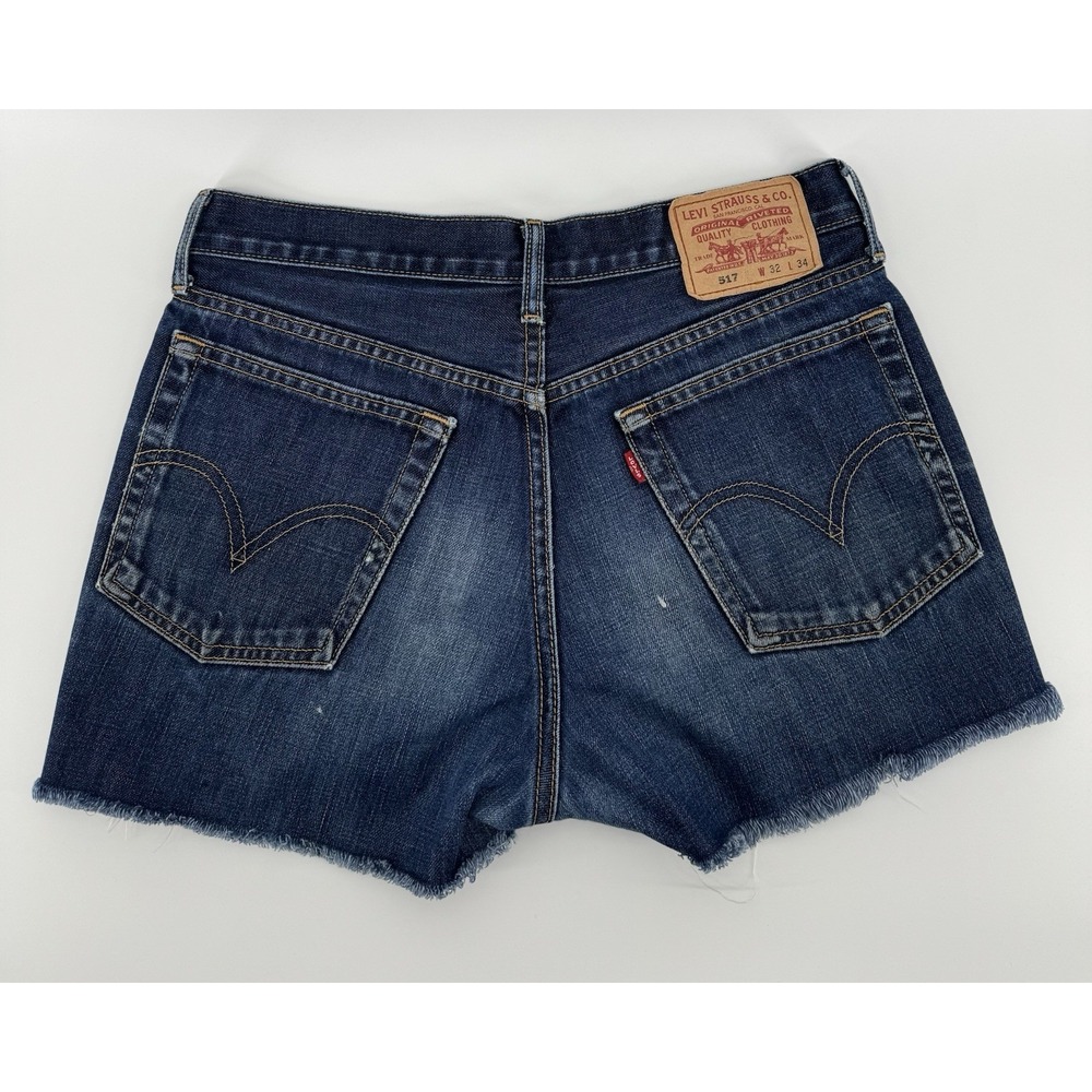 Levi's 517 Women's High Rise Cut Off Blue Denim Shorts Distressed‎ Size 32W